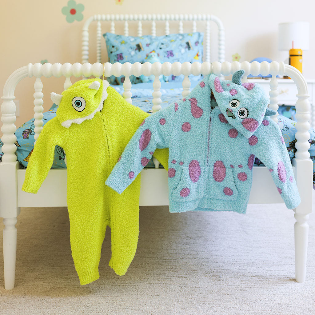 Flat_Lay_-_Monsters_-_2