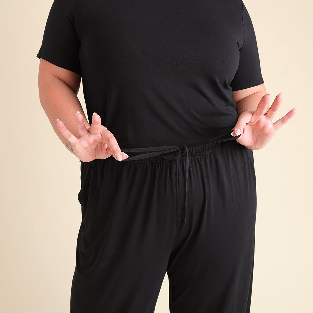 POSHPEANUT2024-PP-AD122-BLK-LIFESTYLE-3