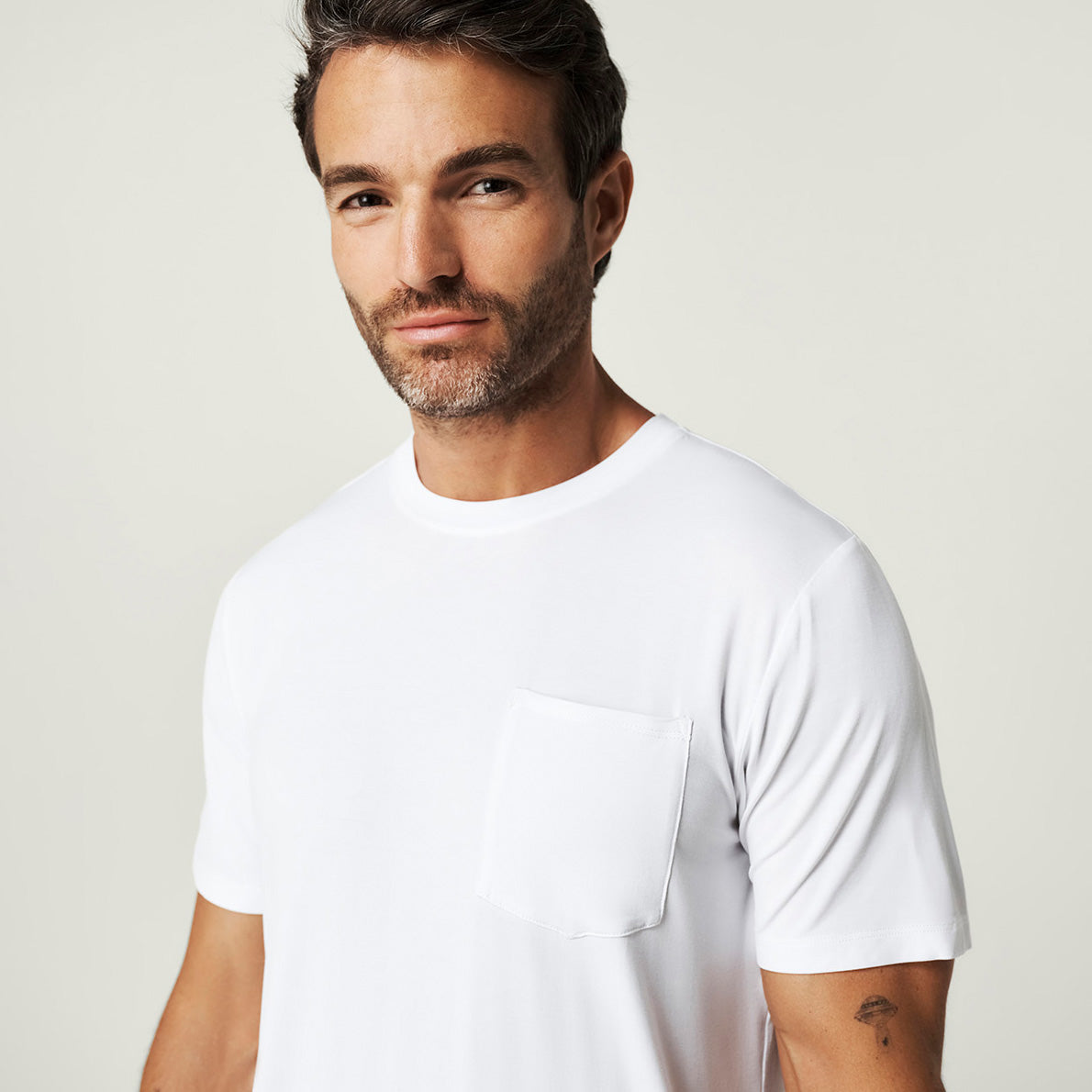 POSHPEANUT2025-PP-AD141-WHT-LIFESTYLE-2