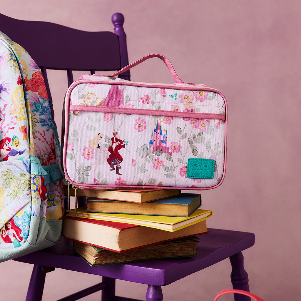 POSHPEANUT2025-PP-BAG-GROUP-LIFESTYLE-10