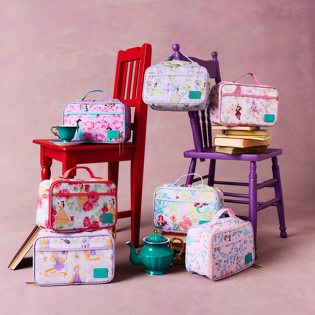 POSHPEANUT2025-PP-BAG-GROUP-LIFESTYLE-3