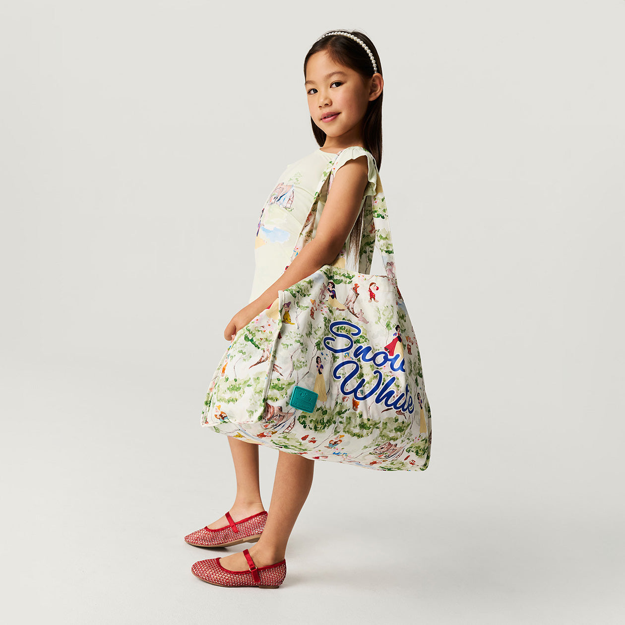 POSHPEANUT2025-PP-BG036-DPQ-LIFESTYLE-3