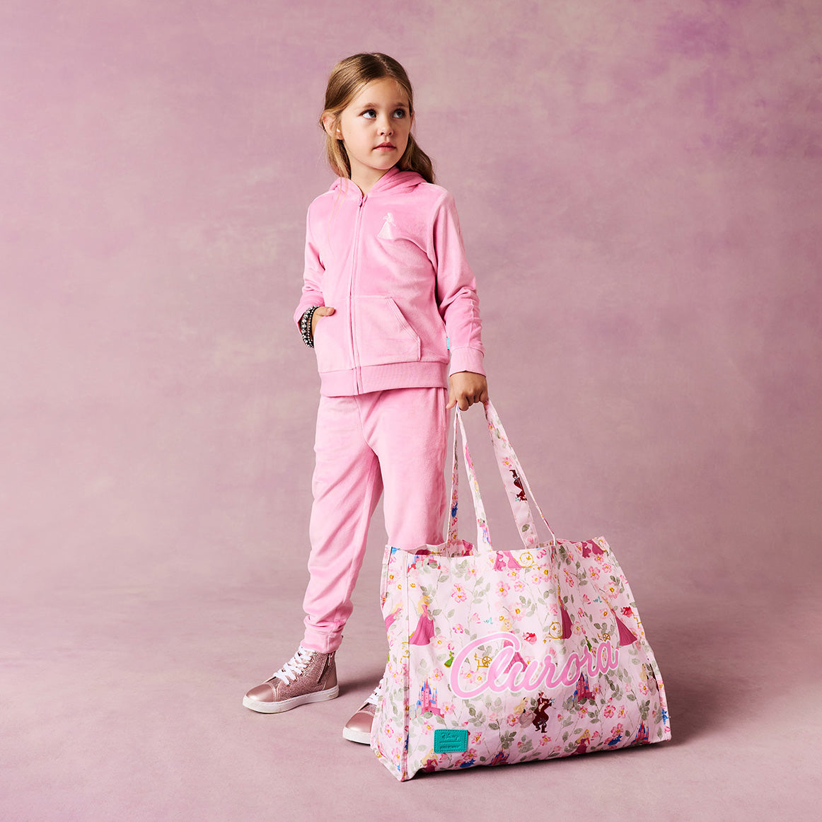 POSHPEANUT2025-PP-BG036-SBF-LIFESTYLE-3