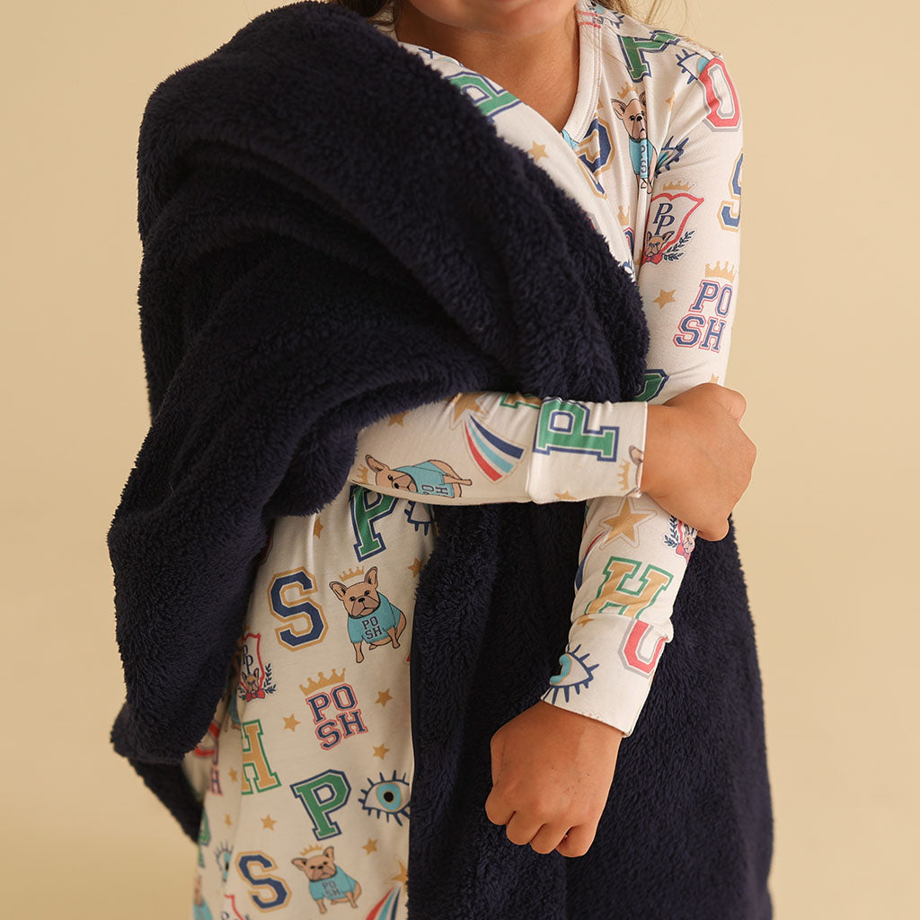 POSHPEANUT2025-PP-BL008-BOK-LIFESTYLE-1