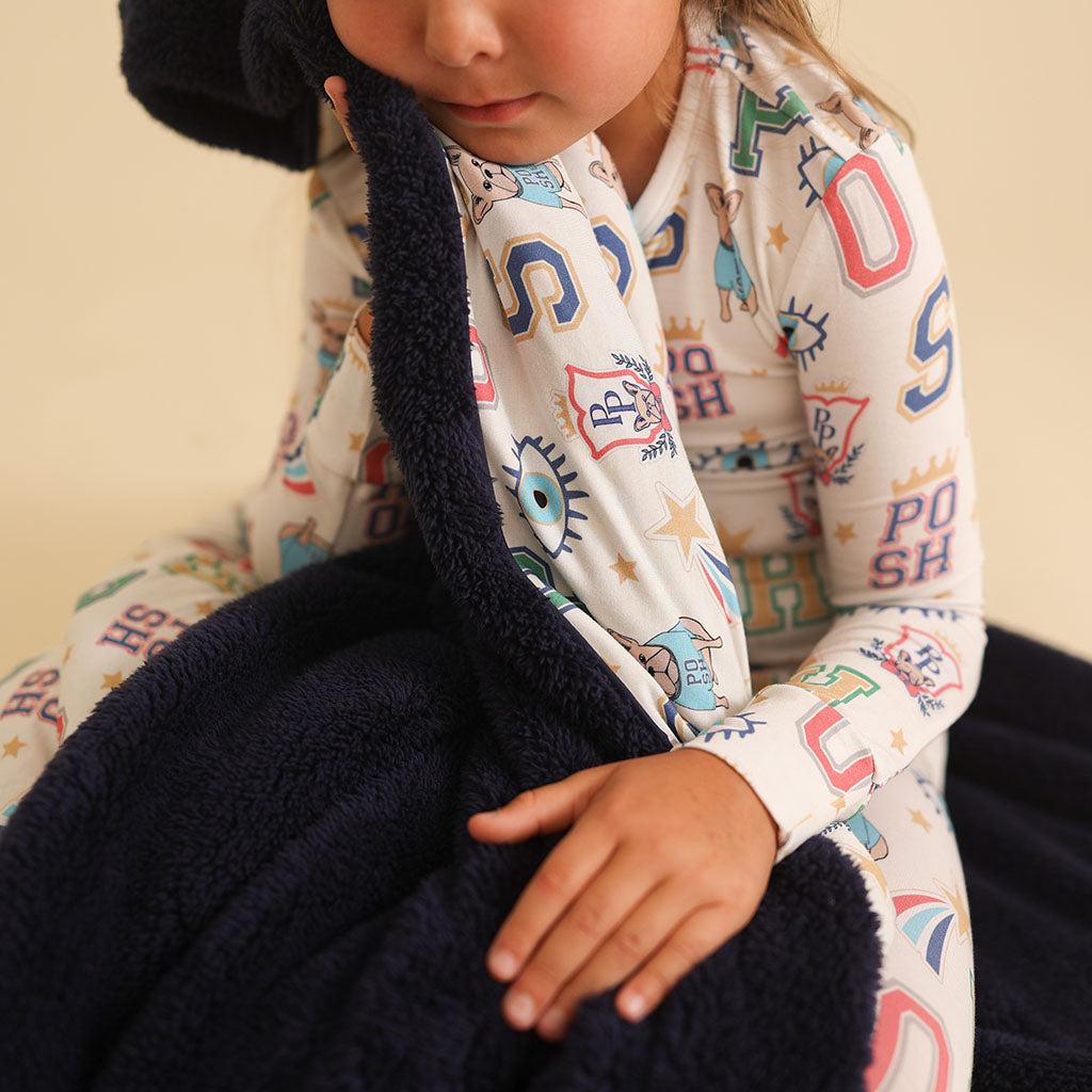 POSHPEANUT2025-PP-BL008-BOK-LIFESTYLE-2