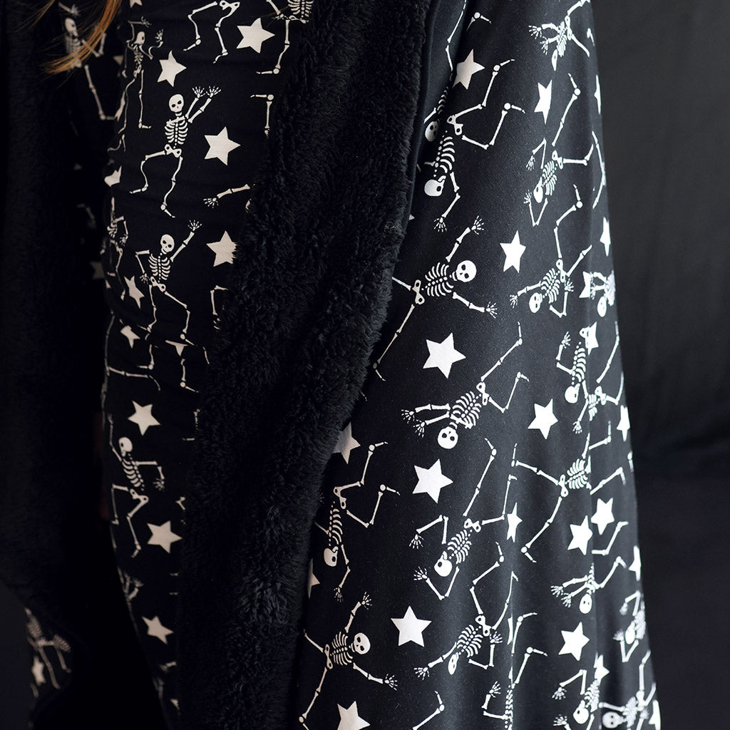 POSHPEANUT2025-PP-BL008-FBO-LIFESTYLE-3