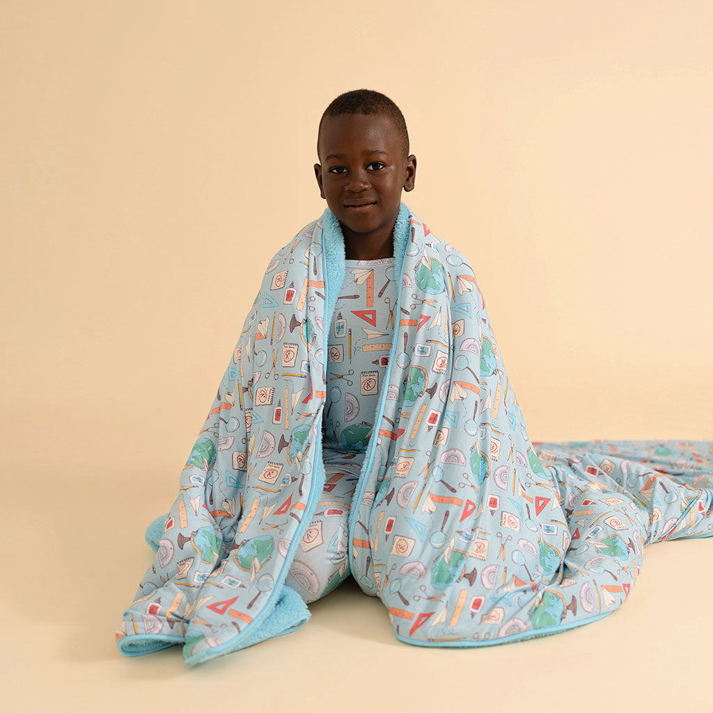 POSHPEANUT2025-PP-BL008-SVE-LIFESTYLE-2