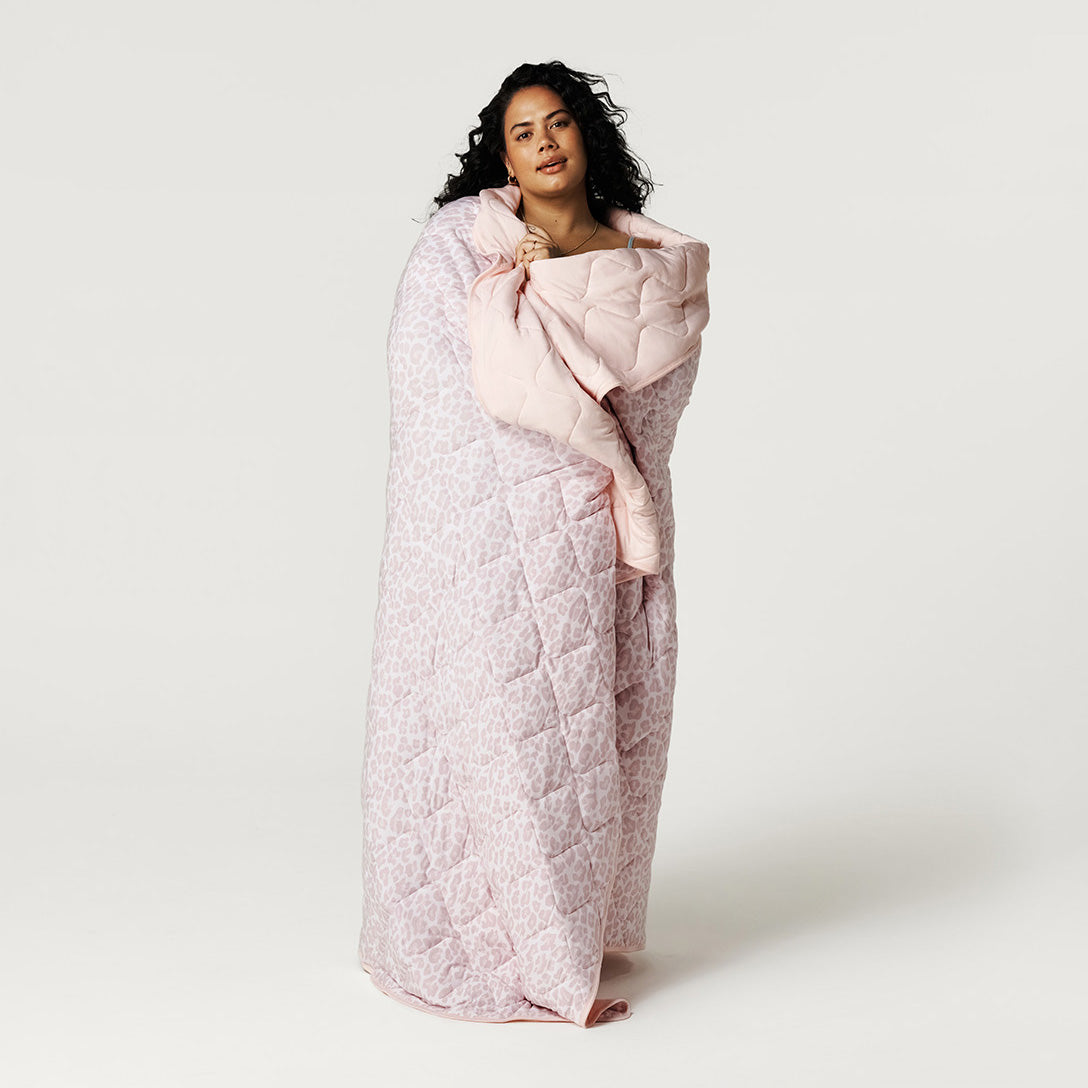 POSHPEANUT2025-PP-BL009-LLX-LIFESTYLE-1