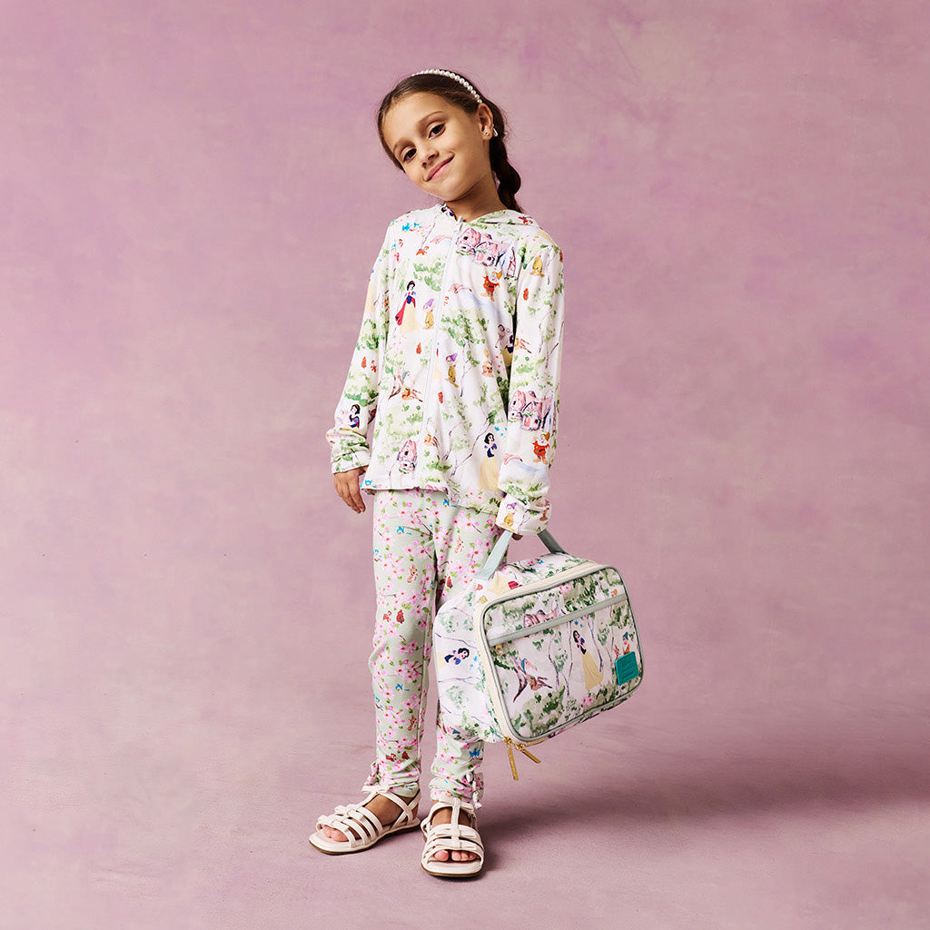 POSHPEANUT2025-PP-OW001-DPQ-LIFESTYLE-1_00967a1c-b8a2-417e-8f12-768b022c6211