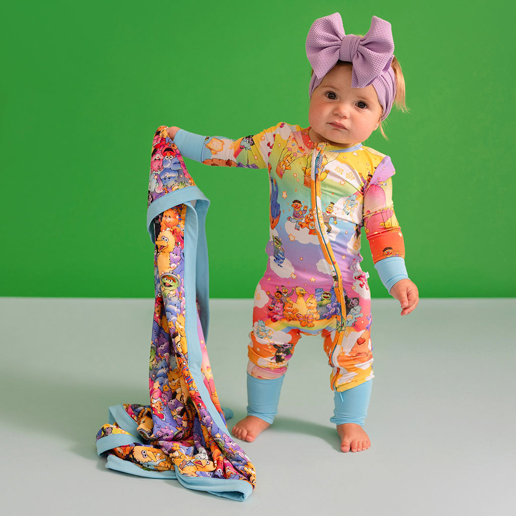 POSHPEANUT2025-PP-SW010-CSB-LIFESTYLE-2