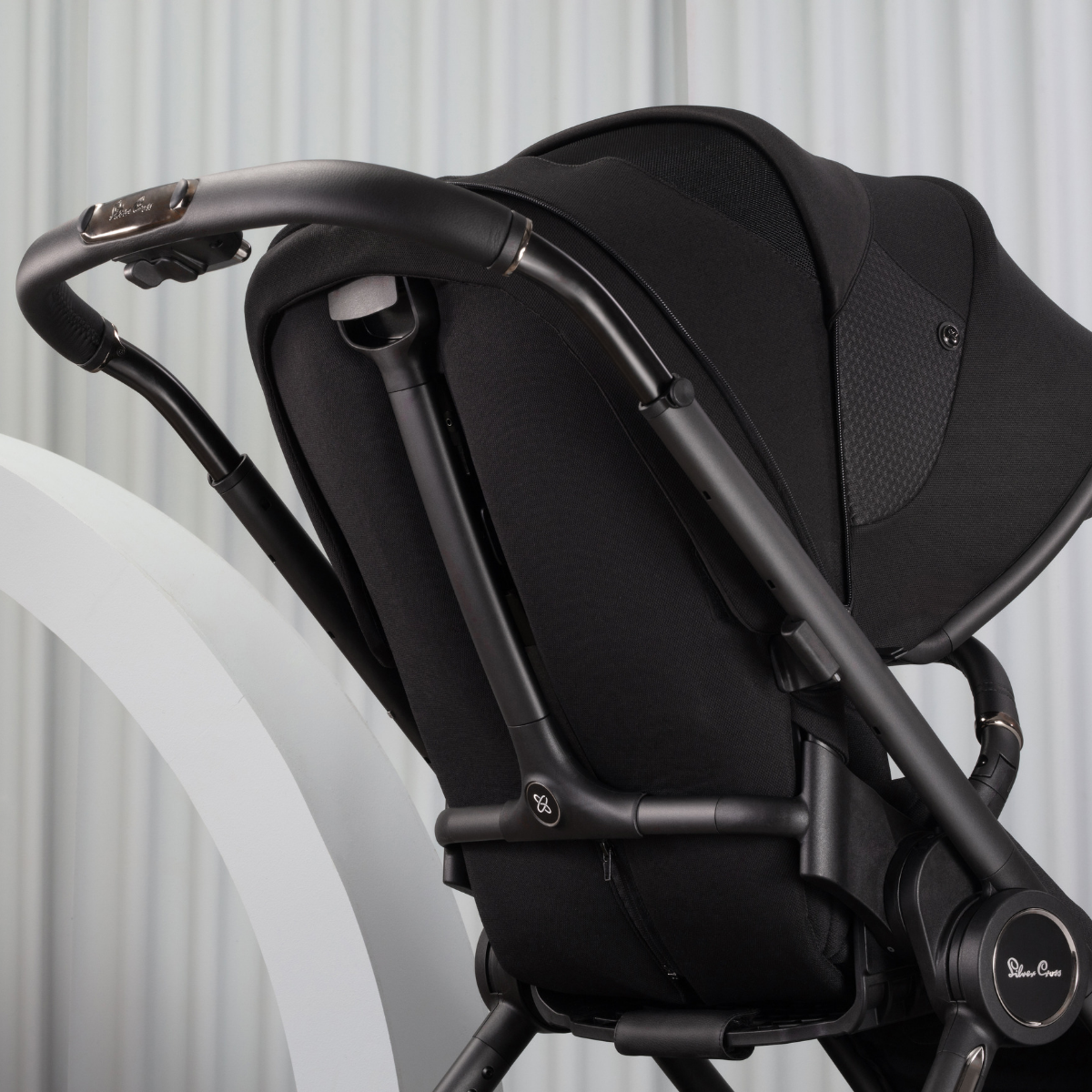 silver-cross-dune-stroller-space-9_1d72d1e6-5708-4fb5-9dd8-975ba2f15ee8